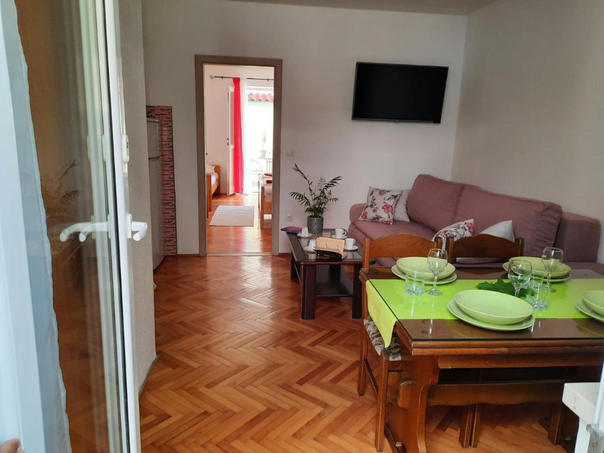 Ivan Apartment *